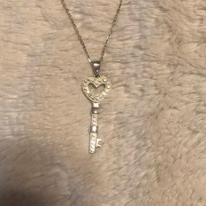 sterling silver (925) pendant with heart key/crystals